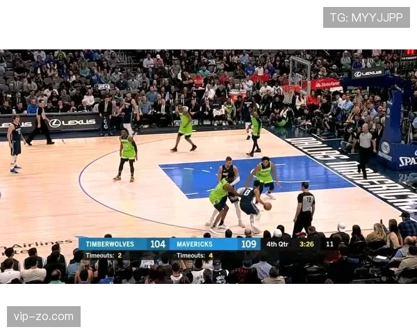 克罗斯如何通过回撤接应撕开对手高位防线？