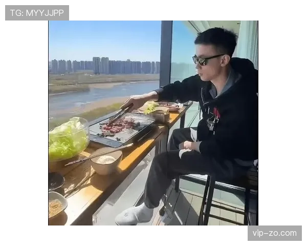 赵继伟赛场上像邻家小哥，下了场手机相册全是豪车名表